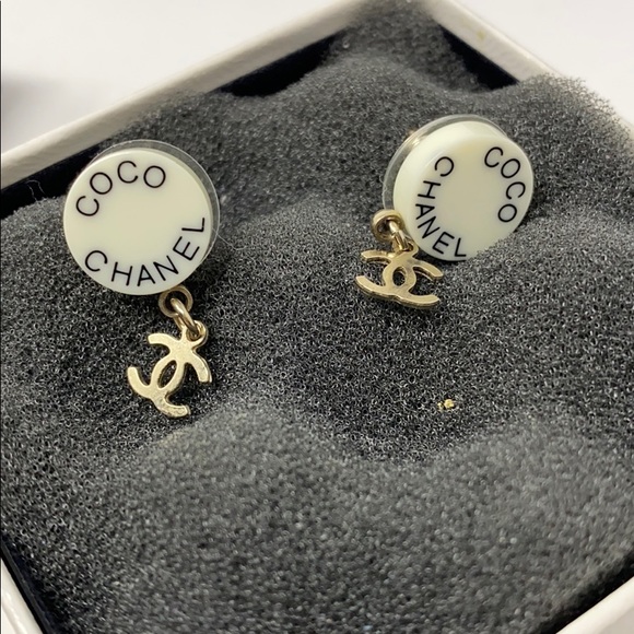 Chanel earrings Family - Picture 6 of 10